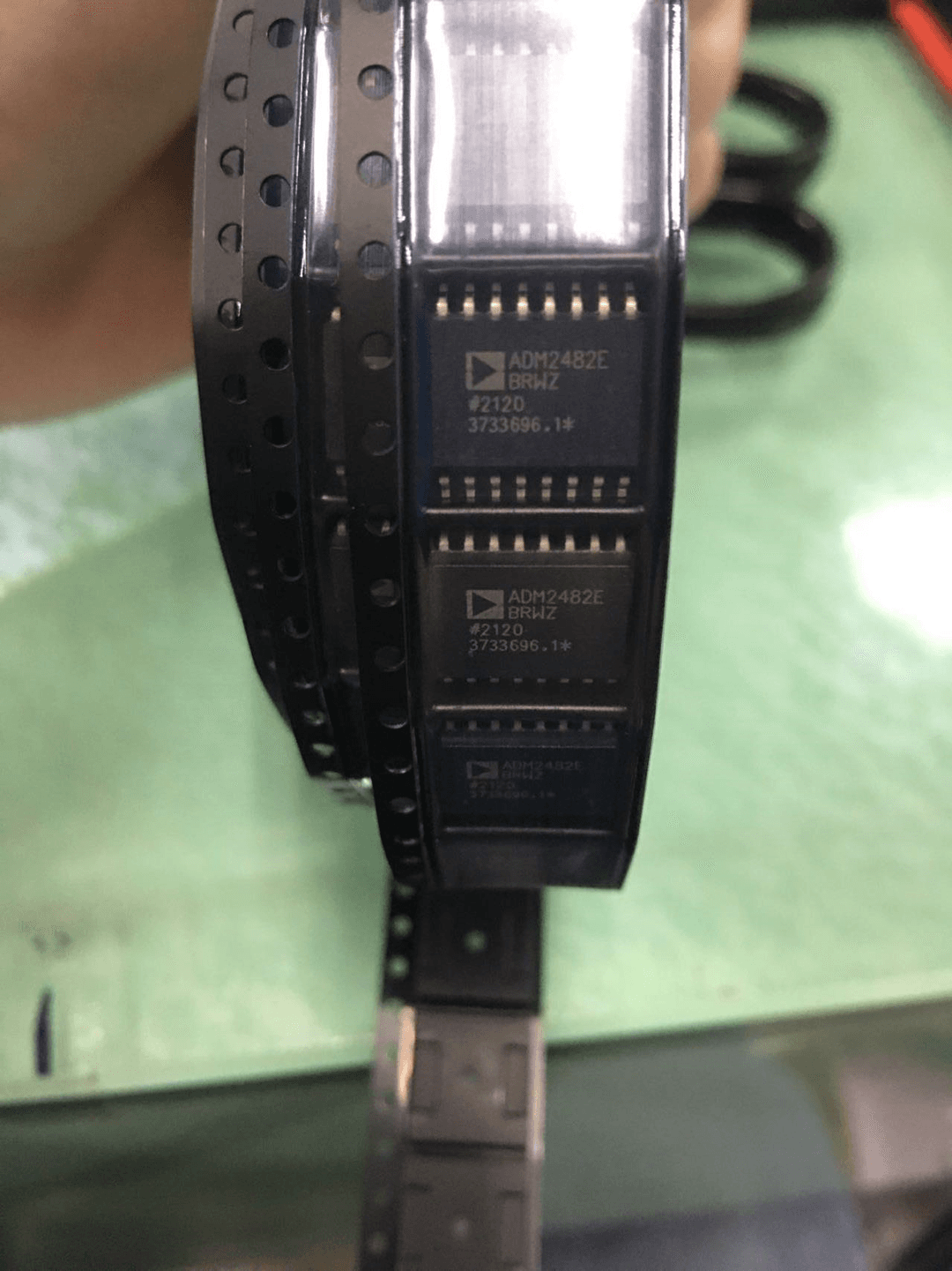 ADM2482EBRWZ electronic component