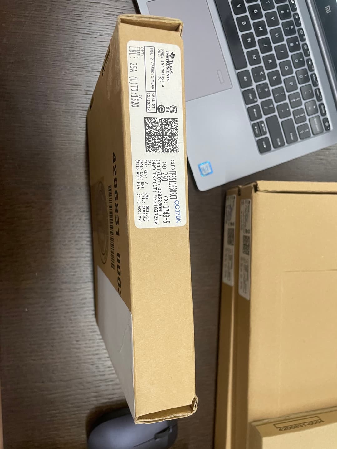 TPS51163DRCT electronic component