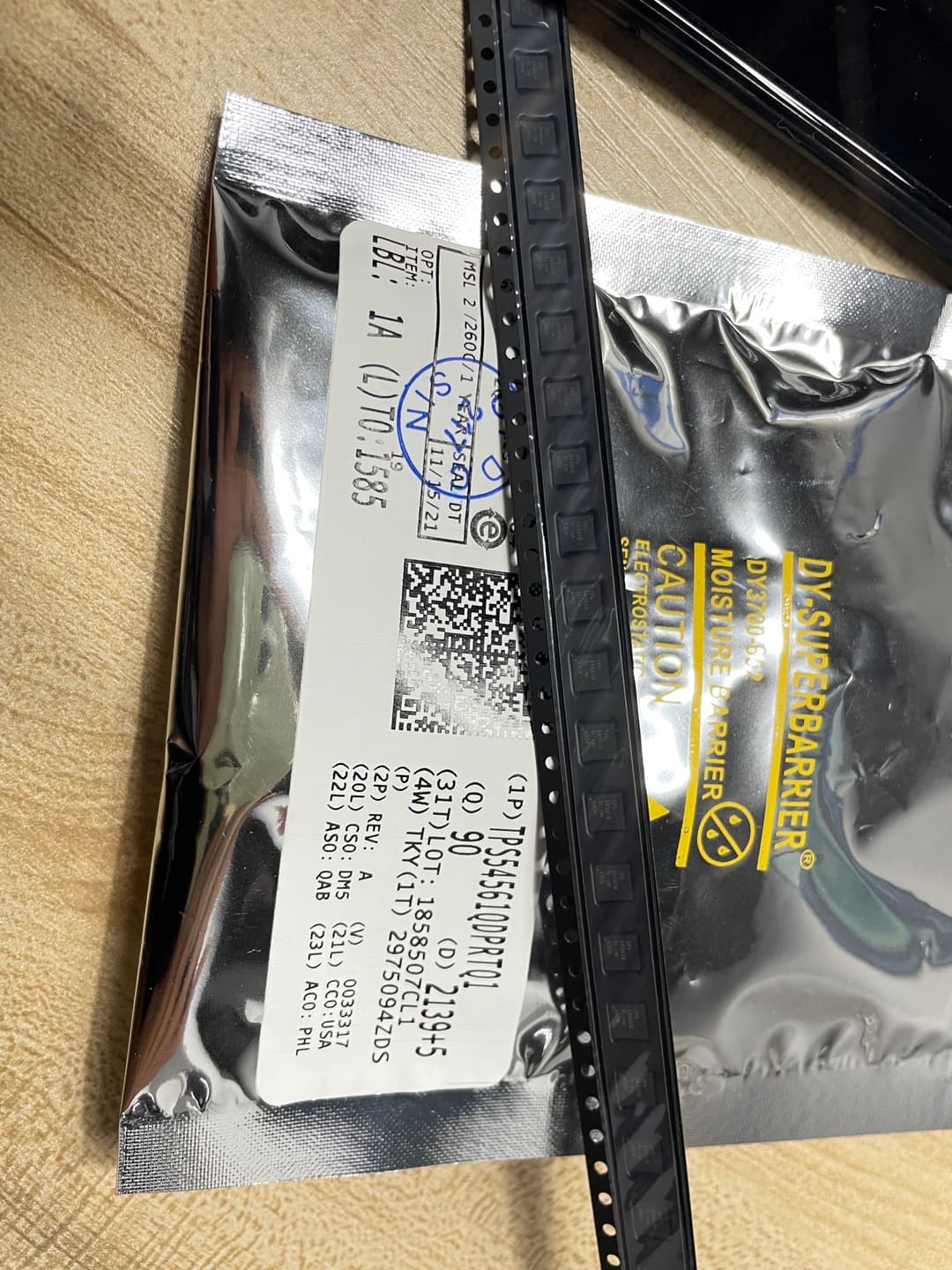 TPS54561QDPRTQ1 electronic component