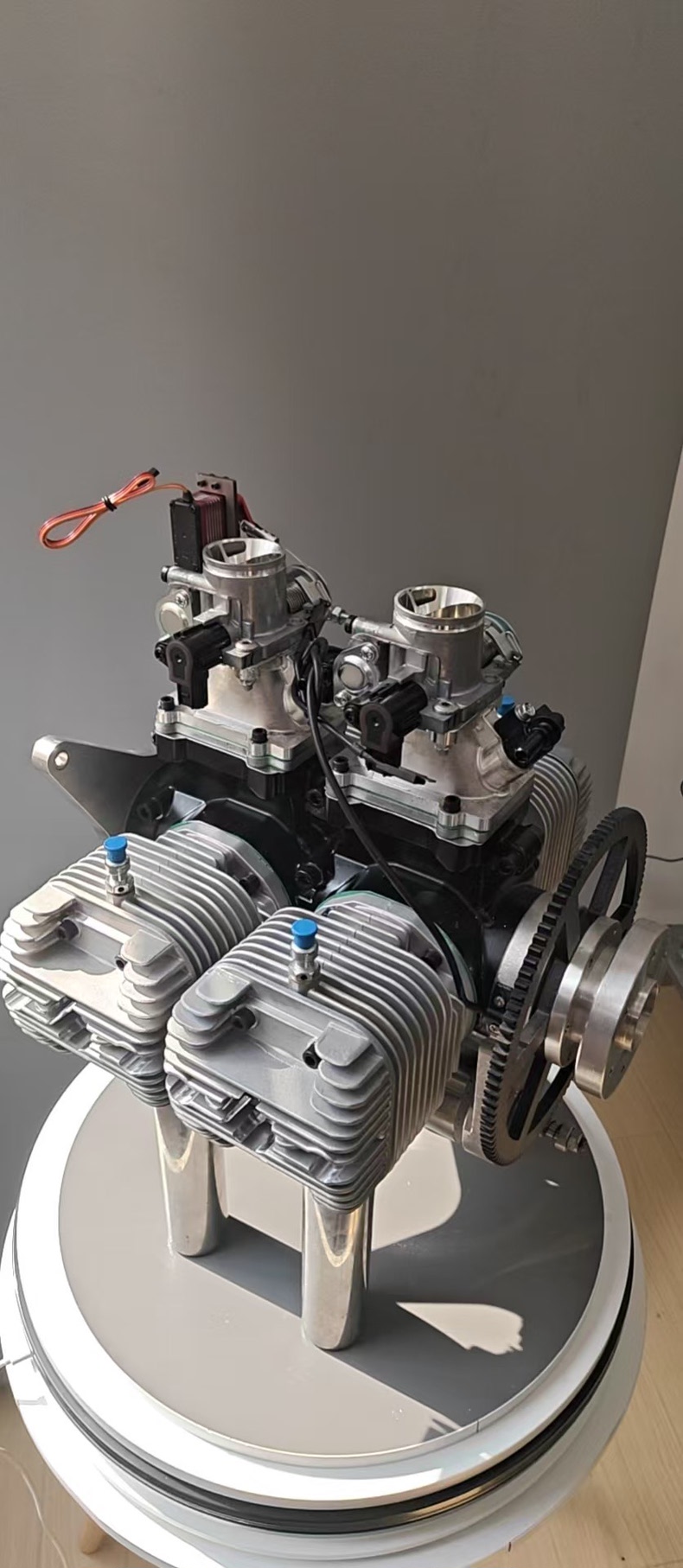 Бензиновый двигатель 730CC 2